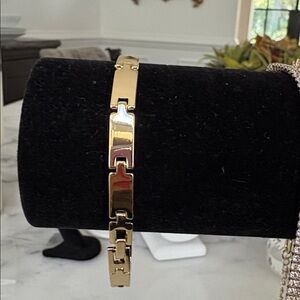 ✨NEW Real Gold Plated Hinged Bracelet High End Large 8”